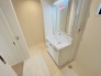ゆとりの洗面スペースで、朝の身支度もスムーズに。
