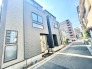 2号棟 前面道路含む現地写真
