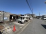 4号棟 前面道路含む外観