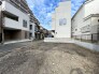 青空の下、新しい暮らしを育む、広々とした土地