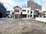 穏やかな空の下、心地よい風が吹き抜ける住まい