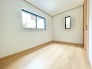 ナチュラルウッドの色合いが、室内にあたたかな雰囲気を運びます。
