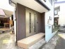 落ち着いたデザインの玄関です。
