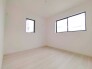 2号棟 洋室は子供部屋にもちょうどいいサイズ感。
