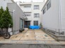出し入れしやすい並列駐車場（2台可）が嬉しい住まい。
