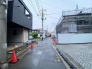 A号棟 前面道路含む現地写真
