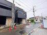 A号棟 前面道路含む現地写真
