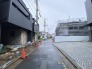B号棟 前面道路含む現地写真
