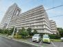 JR京浜東北・武蔵野線「南浦和」駅東口徒歩１分、提携駐車場もあります。エステート白馬南浦和店までお気軽にお問い合わせください。
