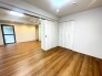 リビングと一体のように使える洋室。キッチンからもよく見えます。

