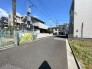 2号棟 前面道路含む現地写真
