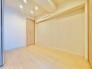 洋室は子供部屋にもちょうどいいサイズ感。
