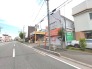 前面道路含む現地写真(古家あり)

