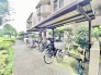 敷地内に駐輪場があります。
