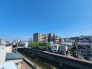 見渡す限りの広大な空が日常の背景となり、日々の暮らしに開放感とゆとりをもたらしてくれます。