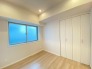 木の温もりを感じるナチュラルな色合いで、心穏やかに過ごせる住空間が広がります。
