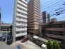 都市の営みを感じさせる佇まいは、日々の暮らしに程よい活気と落ち着きをもたらしてくれます。