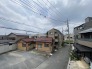2号棟 穏やかな時間が流れる、落ち着いた住宅街の日常的な風景が広がっています。