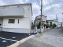 2号棟 落ち着いた住宅街の雰囲気に馴染む、すっきりとした外観が暮らしの基盤として静かな佇まいを見せています。