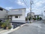 1号棟 閑静な住宅街に佇む、すっきりと洗練された外観が日々の暮らしに心地よい調和をもたらします。