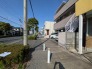 前面道路含む現地写真(建物あり)