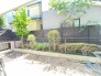 戸建てのように使える人気の庭付き。プライベートな空間が広がります。

