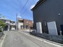 前面道路含む外観