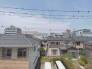 窓の外に広がる穏やかな街並みが、日々の暮らしに心地よい落ち着きと安心感をもたらしてくれます。