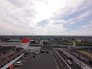 開放的な空が広がり、街の鼓動を感じられる眺望が日々の暮らしに程よい活気をもたらします。