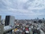 空が広く感じられる見晴らしの良い眺望が、日々の暮らしに開放感と心地よい広がりをもたらします。