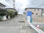 前面道路含む外観