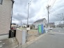 前面道路含む外観