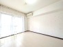 すっきりとした設えで、飾らない日々の時間を穏やかに過ごせる住空間です
