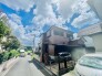 前面道路含む現地写真(古家あり)

