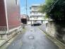 前面道路含む現地写真(現状古家付き)
