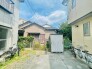 前面道路含む現地写真(現状古屋あり)
