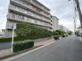 緑豊かな植栽と落ち着いた佇まいが日常に心地よい安らぎをもたらす住まい