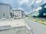 前面道路含む外観