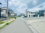 前面道路含む外観