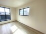 住宅街の２階南向きのお部屋です。日当たりはご覧のとおり。
