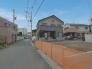 1号棟 前面道路含む現地写真
