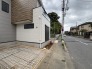 前面道路含む外観