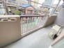 洗濯物を沢山干せるゆとりのバルコニー
