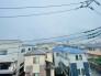 空が広く見渡せる穏やかな眺望が広がり日常に落ち着きをもたらします