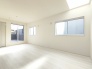 広がる空間に、穏やかな光が満ちていきます
