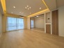 柔らかな間接照明が空間を包み込み、夜には穏やかで上質なひとときを演出してくれます
