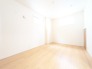 洋室は子供部屋にもちょうどいいサイズ感。
