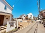 周辺は住宅が建ち並ぶ閑静な住宅街です。
