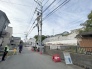 周辺は住宅が建ち並ぶ閑静な住宅街です。
