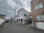 周辺は住宅が建ち並ぶ閑静な住宅街です。
